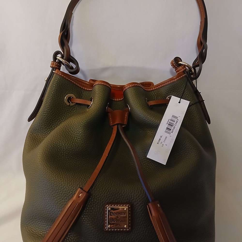 💚💚Dooney & Bourke Tasha Olive Green Leather Bucket Bag💚💚